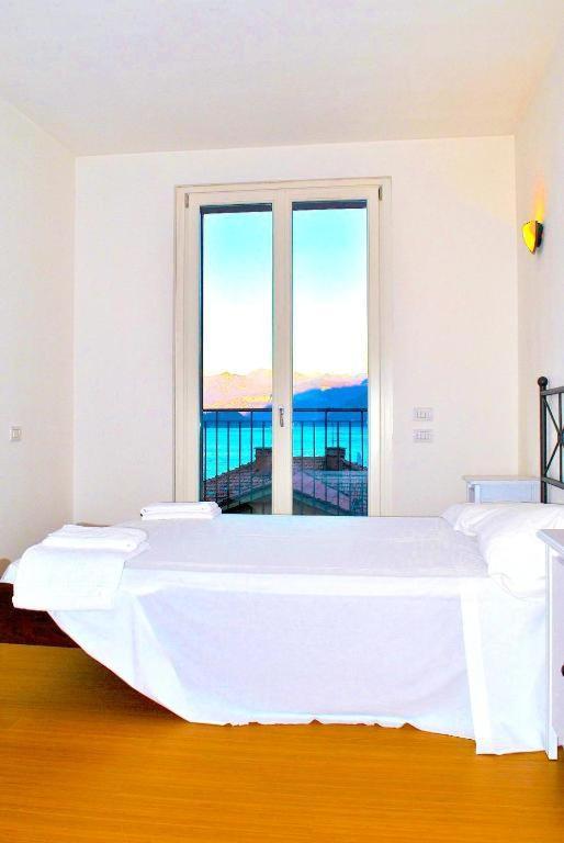 Ferienwohnung Luxury Penthouse With Big Terrace Argegno Exterior foto