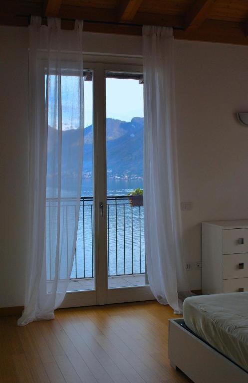 Ferienwohnung Luxury Penthouse With Big Terrace Argegno Exterior foto