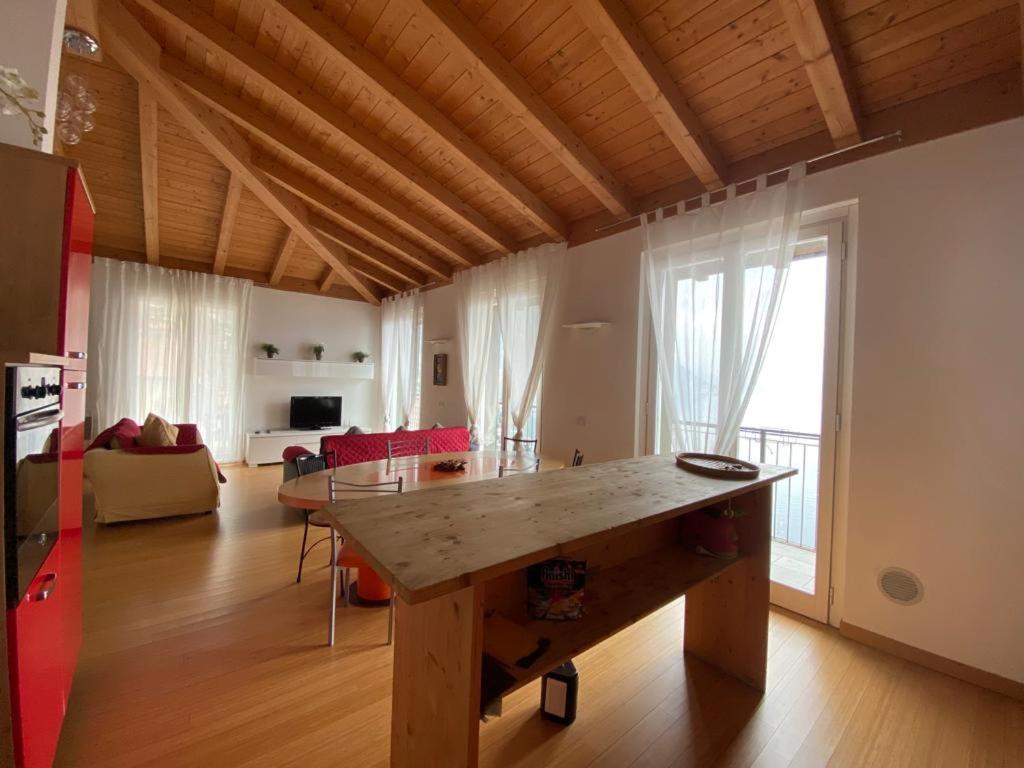 Ferienwohnung Luxury Penthouse With Big Terrace Argegno Exterior foto