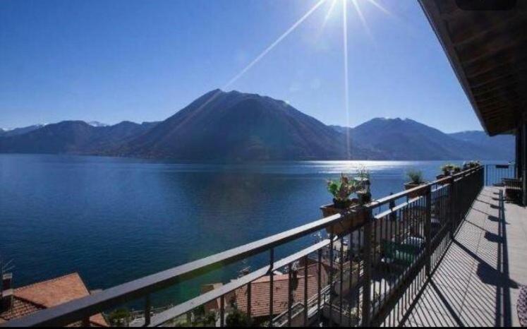 Ferienwohnung Luxury Penthouse With Big Terrace Argegno Exterior foto